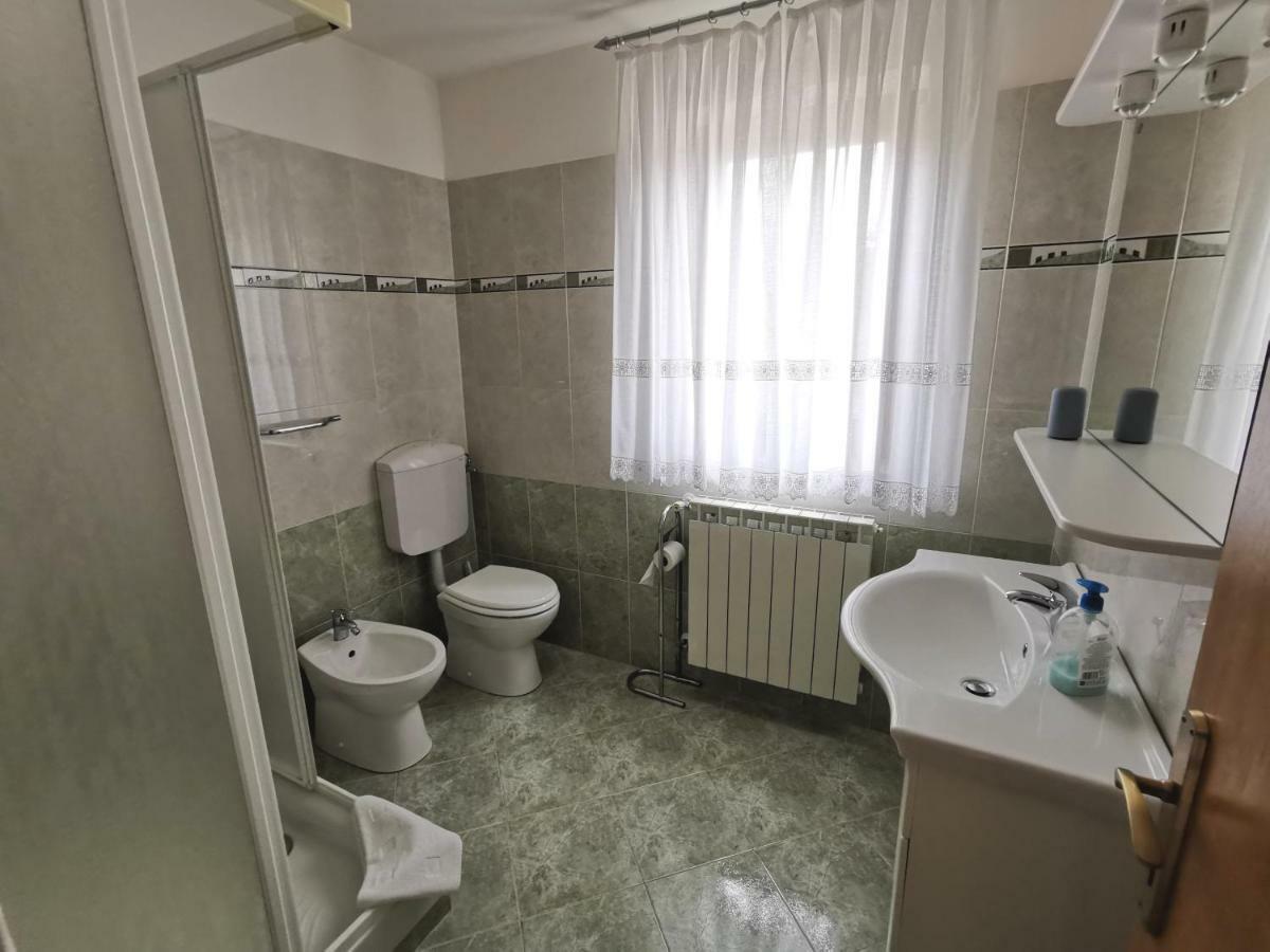 Apartment Mita Groznjan Exterior photo